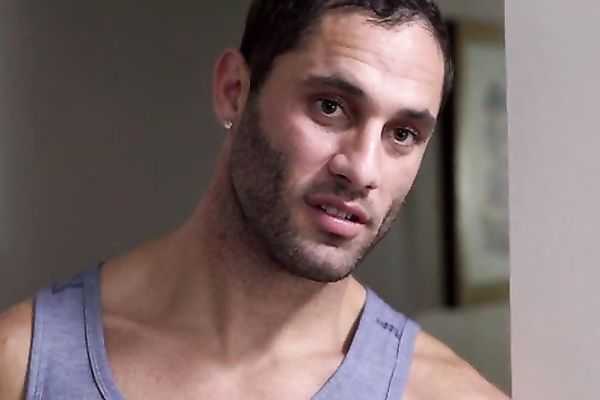 Seducing My Roommate