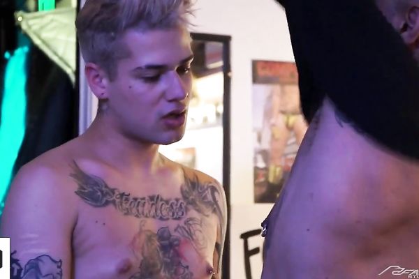Inked stud has his manhood polished by blond friend