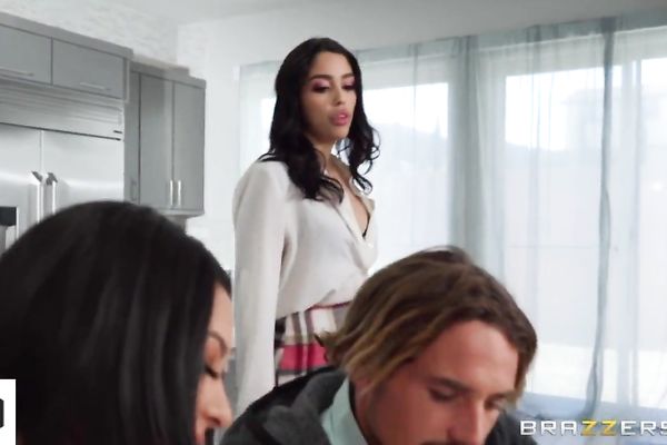 Interracial FFM threesome