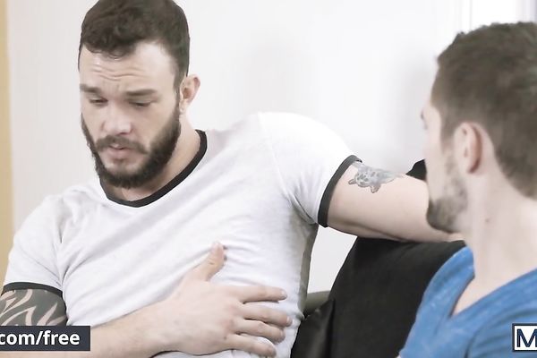 Boy comes clean with his multiple boyfriends about his polyamorous ways