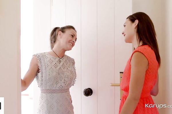 Both cum hard in this lesbian video