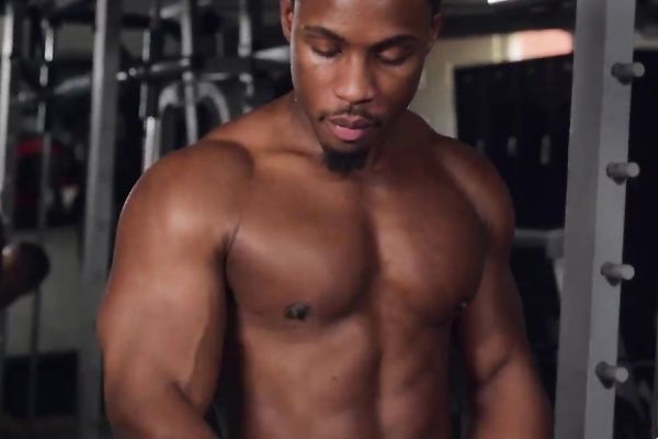 Tattooed hottie wishes he could get naturally swole